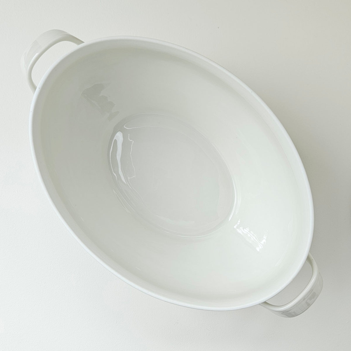 Soupière ovale en porcelaine ivoire – Manufacture Théodore Haviland – Limoges, v. 1920