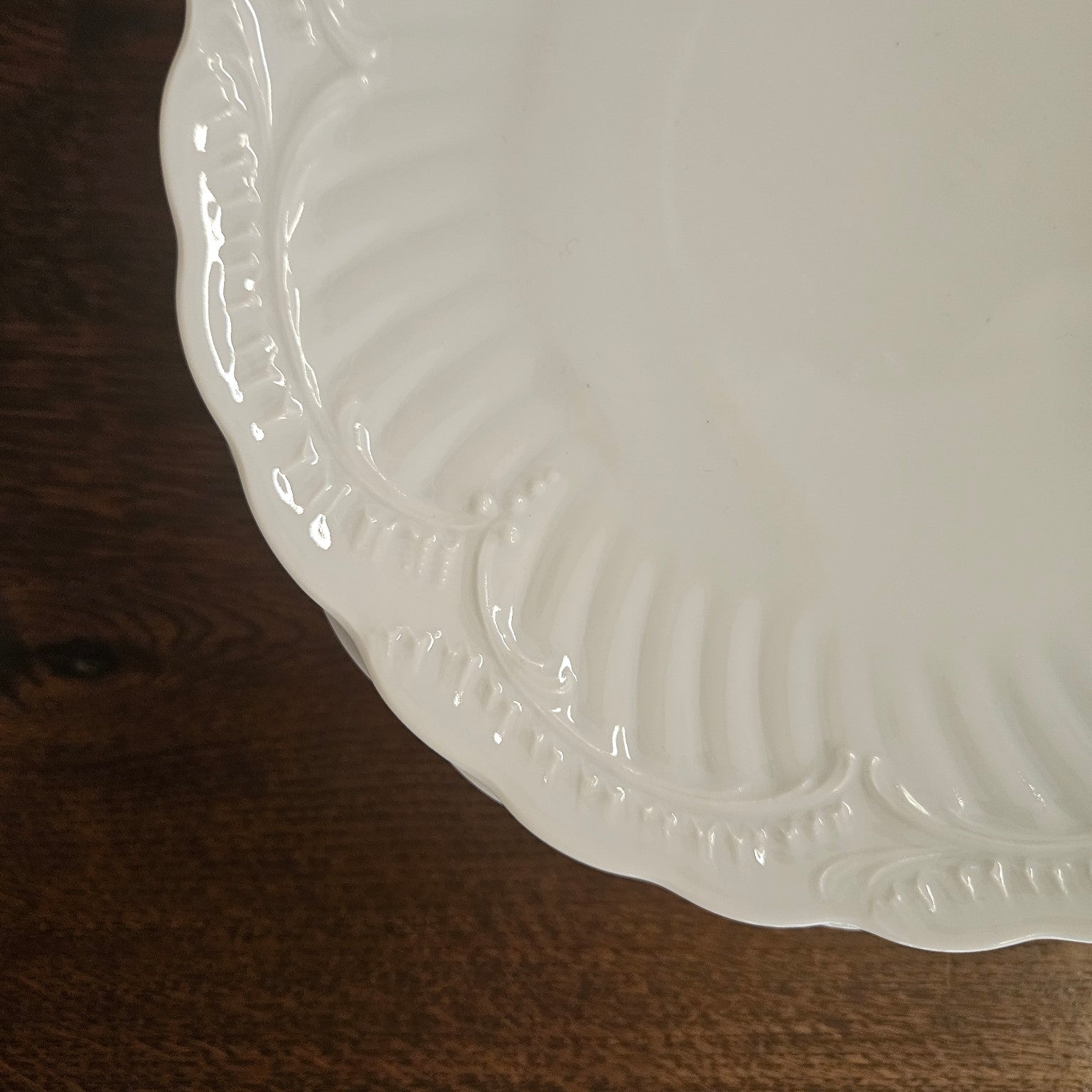 Suite de huit assiettes plates – Chastagner