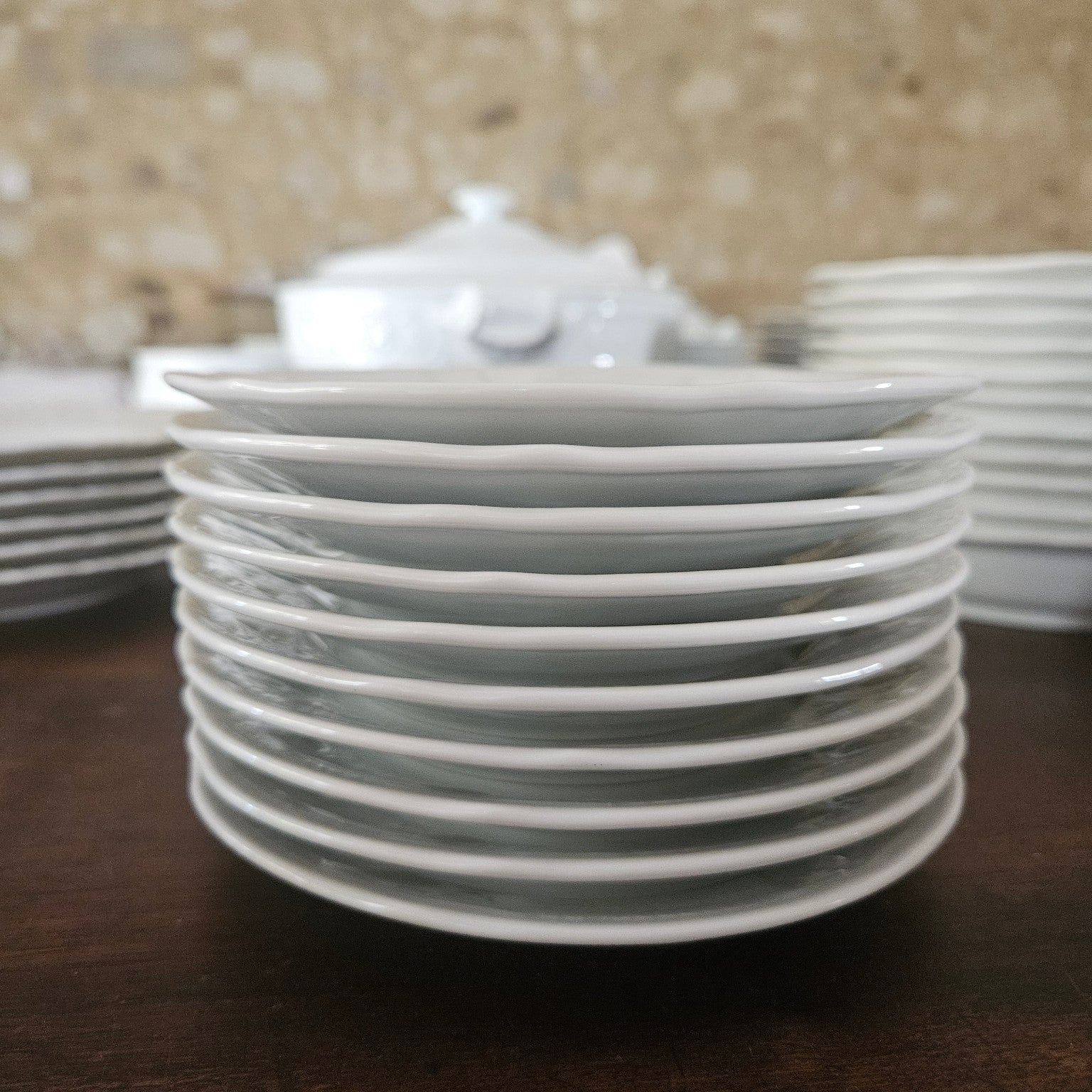 Suite de dix assiettes à pain – Deshoulières (Copie)
