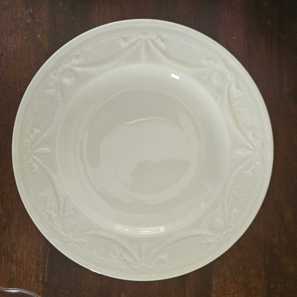 Suite de six assiettes creuses – Lafarge