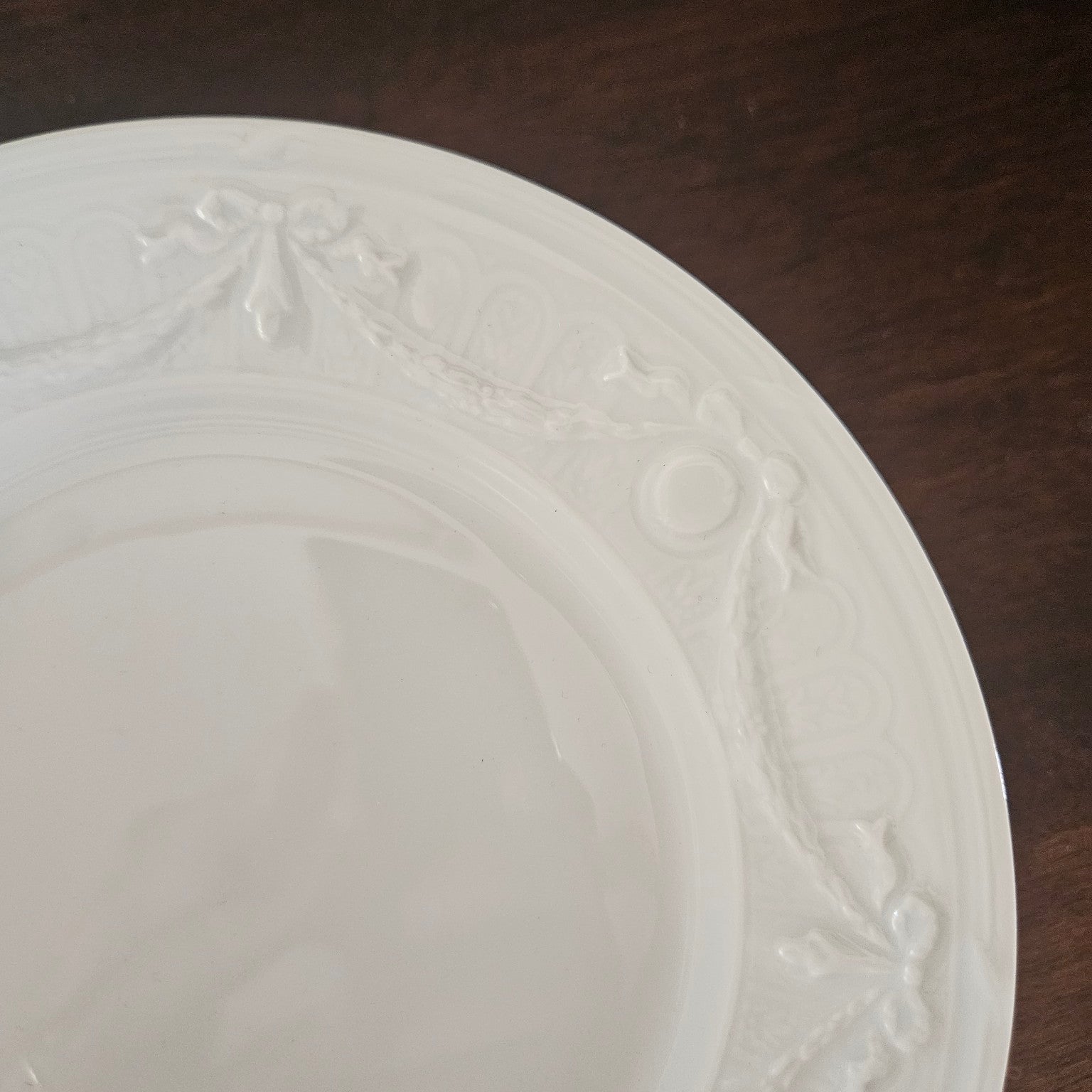 Suite de six assiettes à dessert – Lafarge