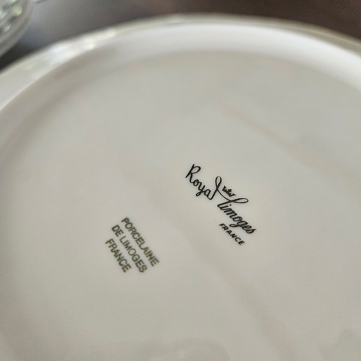 Suite de six assiettes à dessert – Royal Limoges