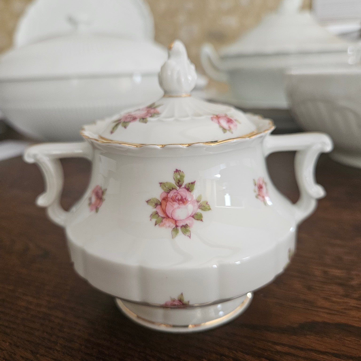 Covered sugar bowl – Roses pattern – Haviland