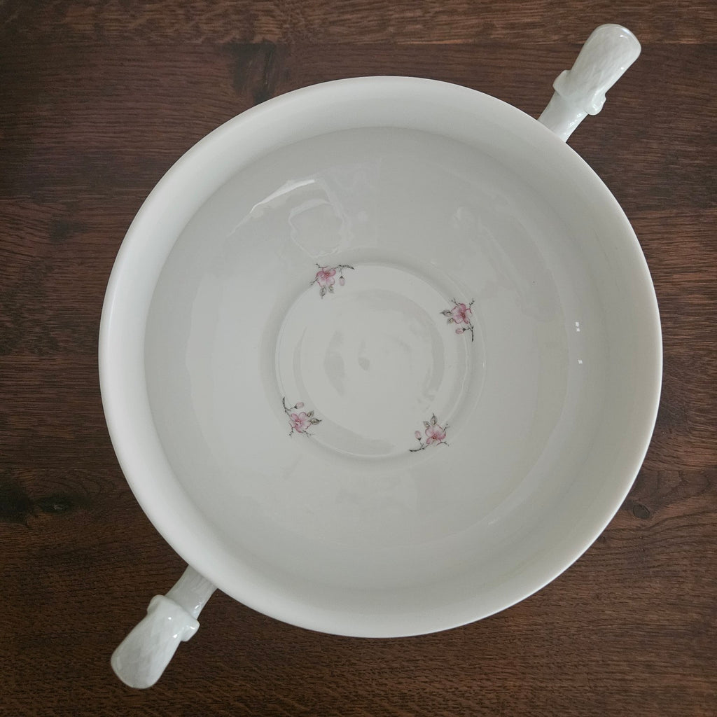 Round tureen with Japanese-inspired decoration – Haviland