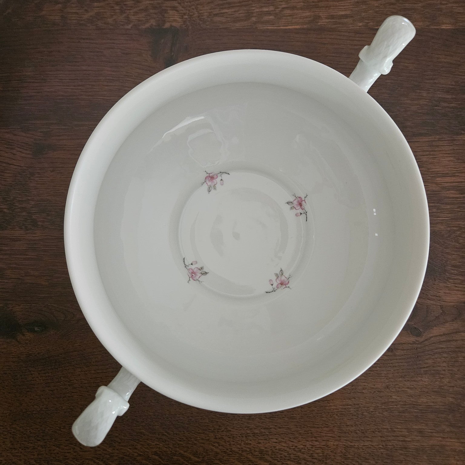 Round tureen with Japanese-inspired decoration – Haviland