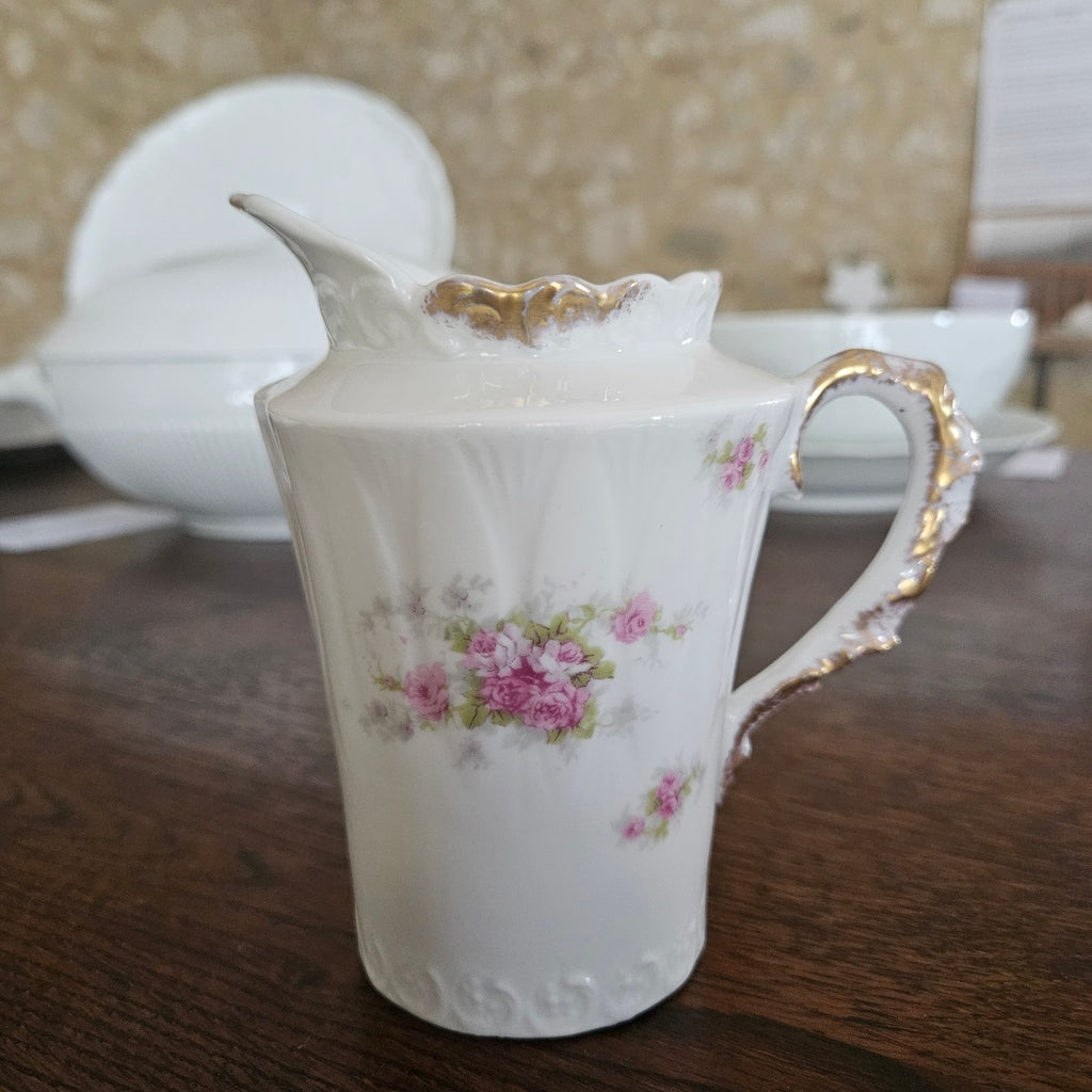 Pot à lait – Décor de roses – Porcelaine de Limoges