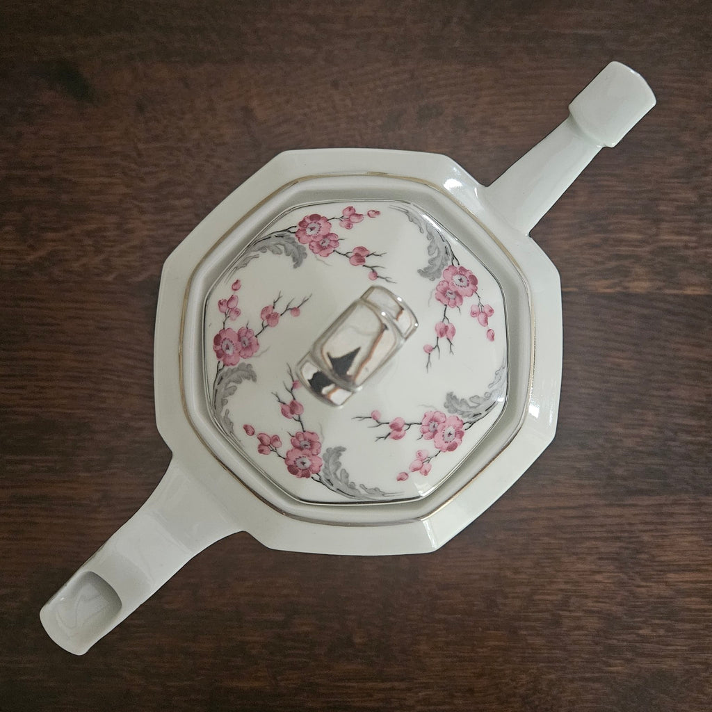 Round tureen with Japanese-inspired decoration – Haviland