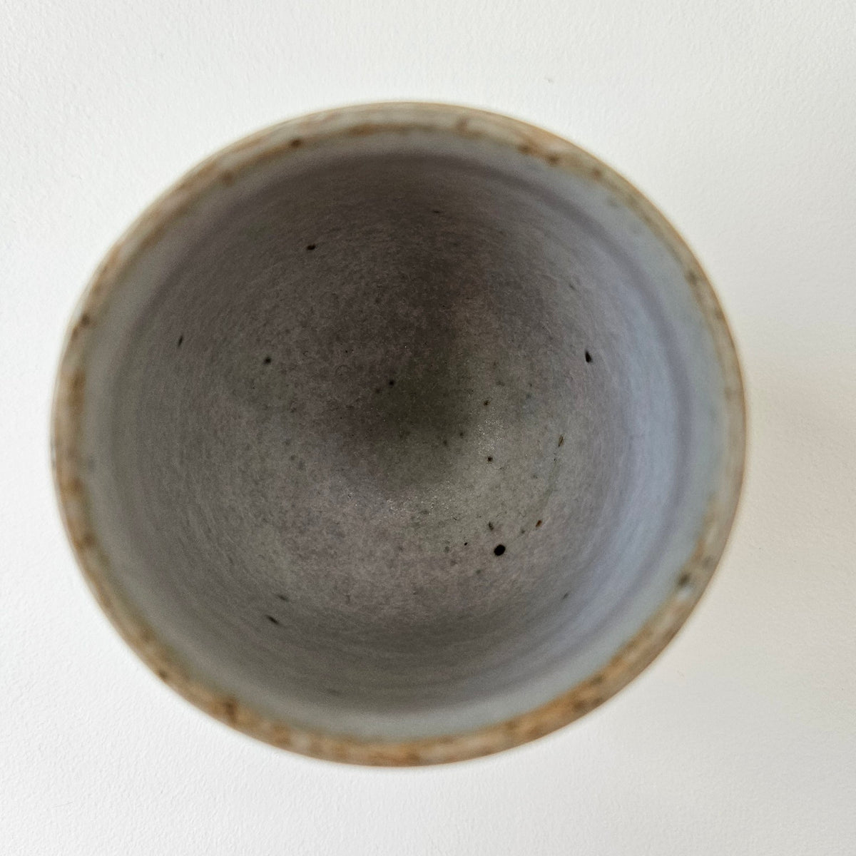 Petit gobelet en grès émaillé – Birgit Knupfer – La Borne, années 2020