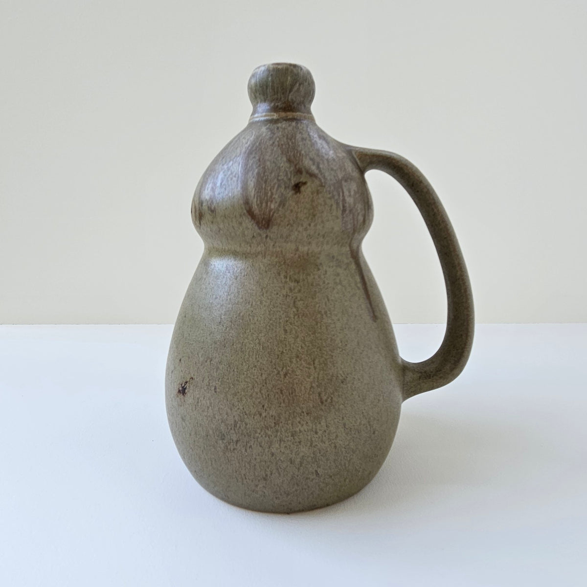 Pichet en grès – Cointreau Frères et Fils – Angers, v. 1900-1920