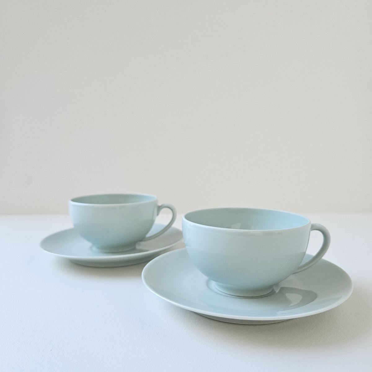 Tasse à thé en porcelaine céladon – Manufacture Haviland – Limoges, XXIe s.