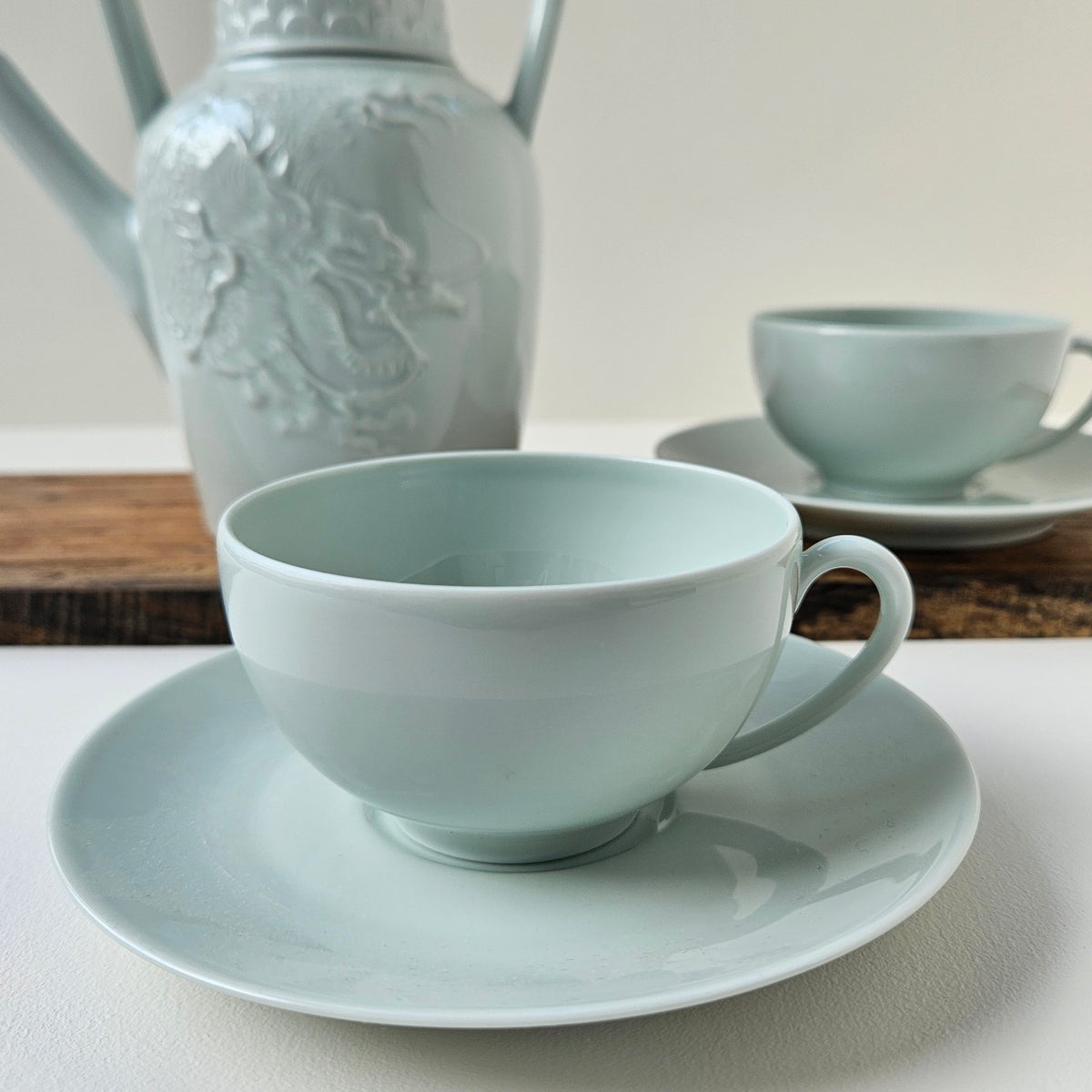 Tête-à-tête en porcelaine céladon – Manufacture Haviland – Limoges, XXIe s.