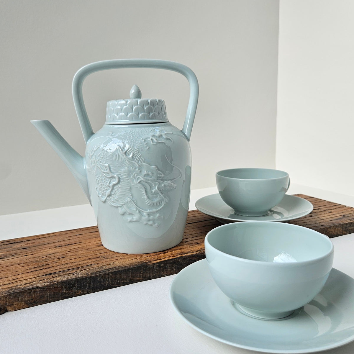 Tête-à-tête en porcelaine céladon – Manufacture Haviland – Limoges, XXIe s.