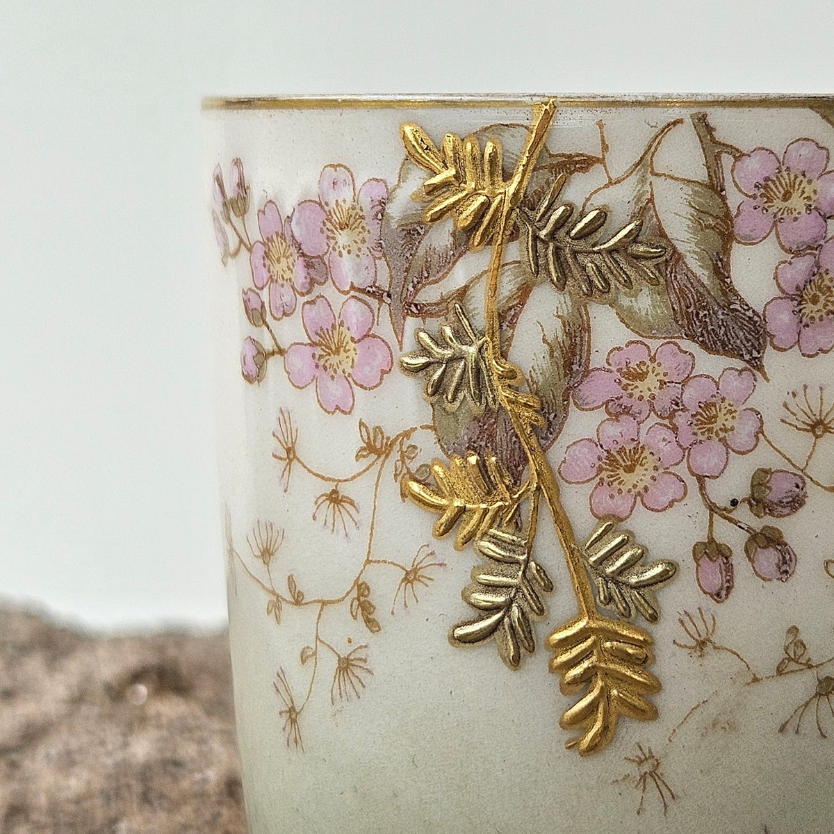 Tasse à café ancienne – Manufacture Léon Sazerat – Limoges, v. 1890
