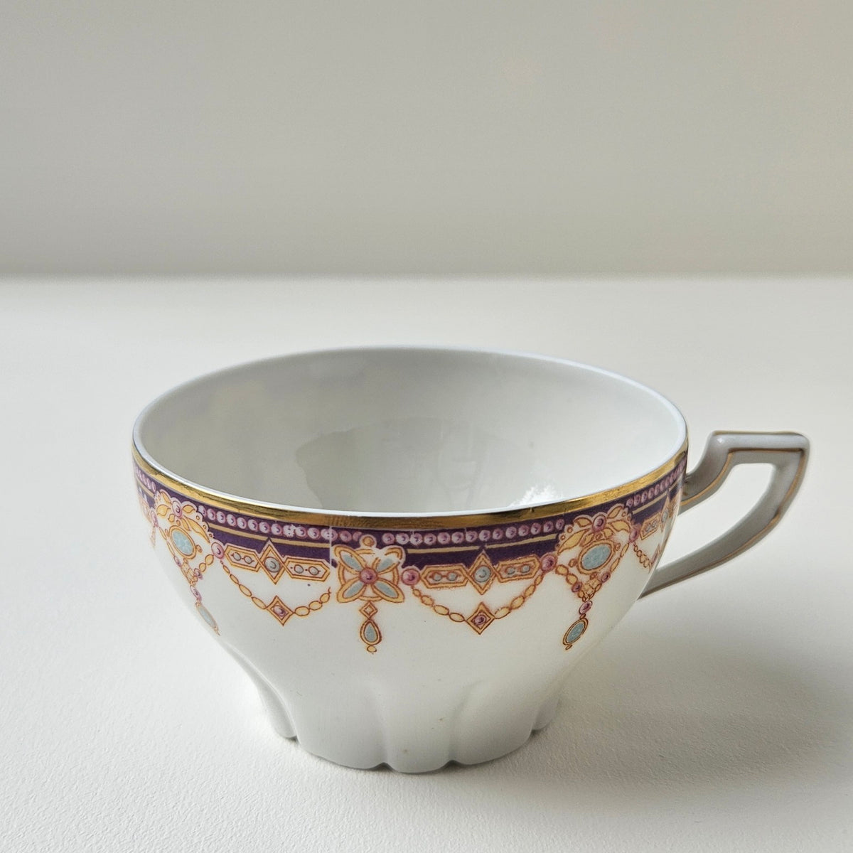 Quatre tasses à thé – Manufacture La Porcelaine Limousine – Limoges, v. 1910