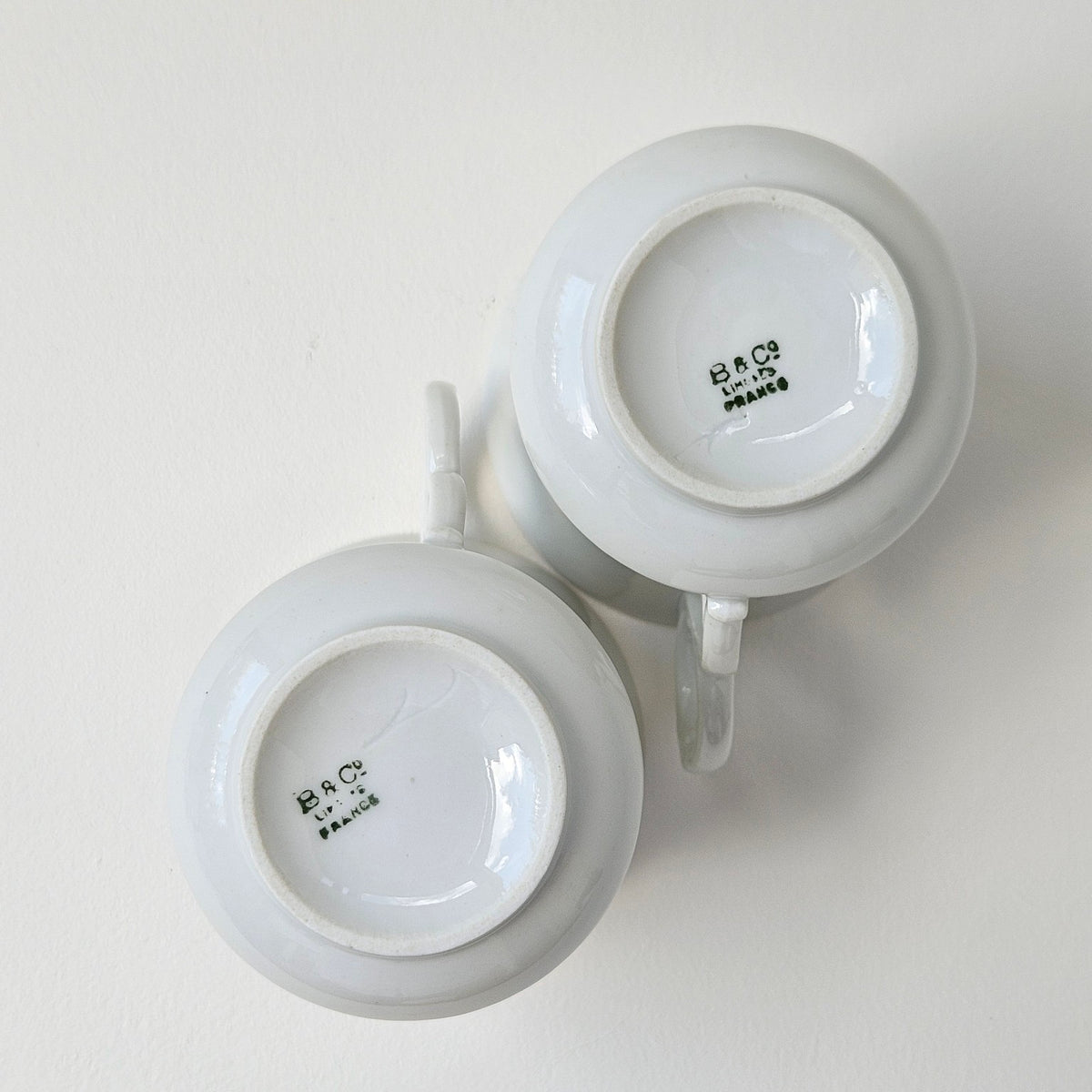 Paire de tasses à café – Manufacture Bernardaud – Limoges, 1re moitié du XXᵉ s.
