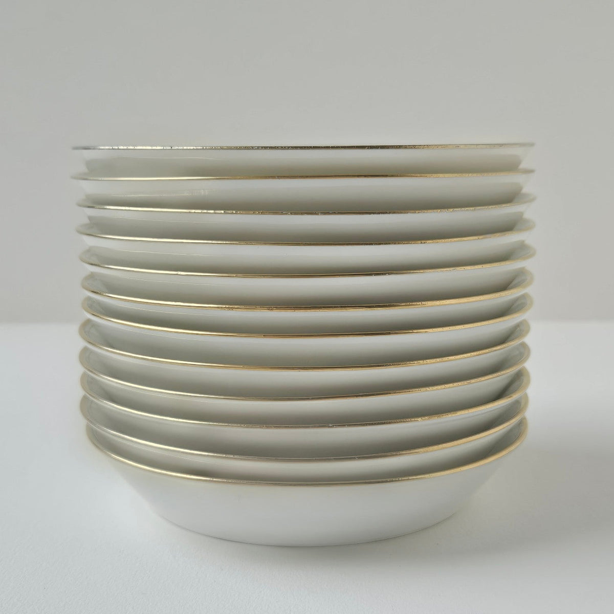 Ensemble de huit coupelles à double filet doré – Manufacture Haviland – Limoges, v. 1950