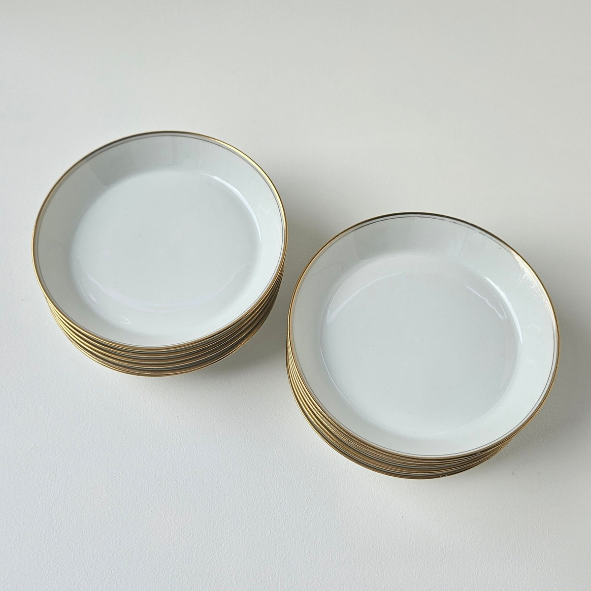 Ensemble de huit coupelles à double filet doré – Manufacture Haviland – Limoges, v. 1950