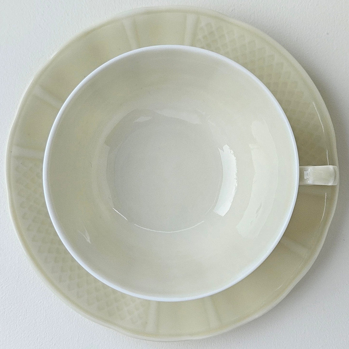 Ensemble de huit tasses et soucoupes  – Manufacture Bernardaud – Limoges, v. 1910-1920