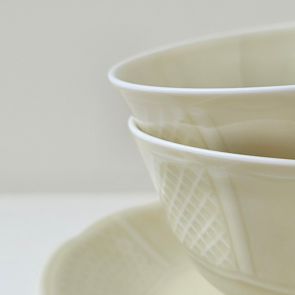 Ensemble de huit tasses et soucoupes  – Manufacture Bernardaud – Limoges, v. 1910-1920