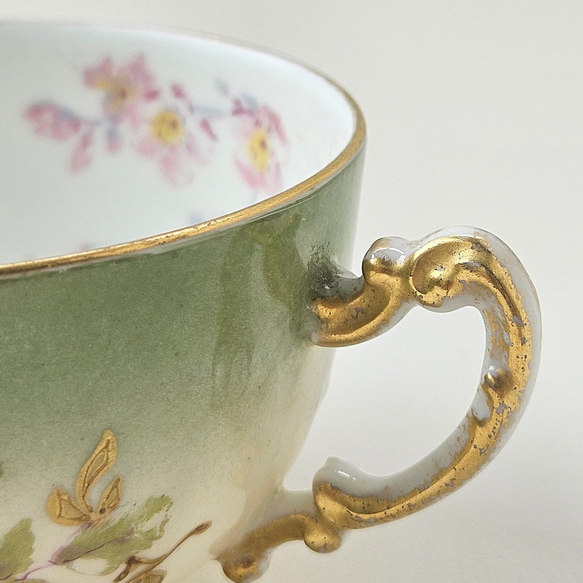 Paire de tasses à thé et soucoupes – Manufacture William Guérin – Limoges, v. 1895-1905