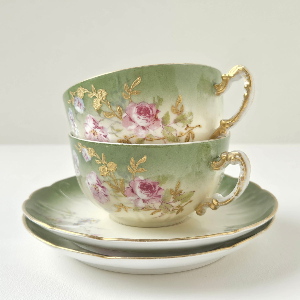 Paire de tasses à thé et soucoupes – Manufacture William Guérin – Limoges, v. 1895-1905