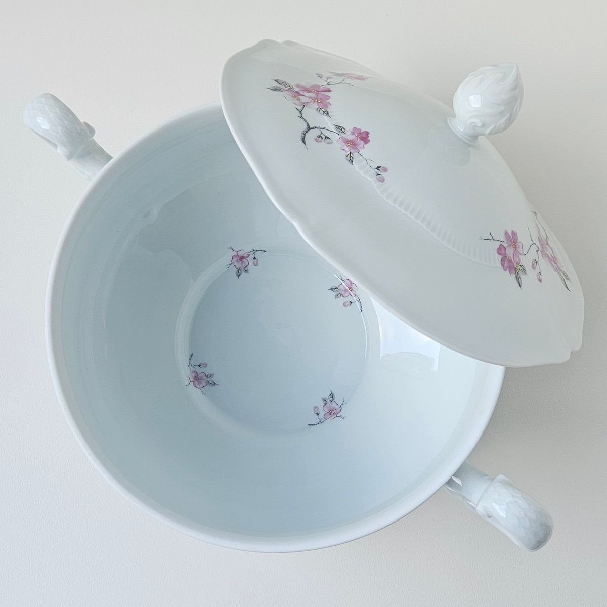 Soupière – Décor japonisant – Manufacture Haviland – Limoges, 2e moitié du XXᵉ s.