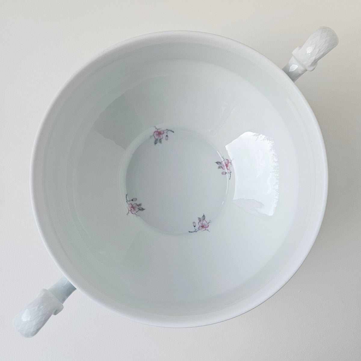 Soupière – Décor japonisant – Manufacture Haviland – Limoges, 2e moitié du XXᵉ s.