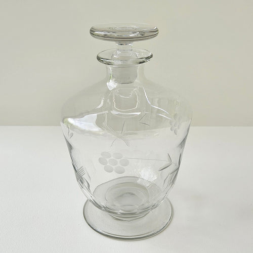Carafe à liqueur en verre gravé – France, v. 1950