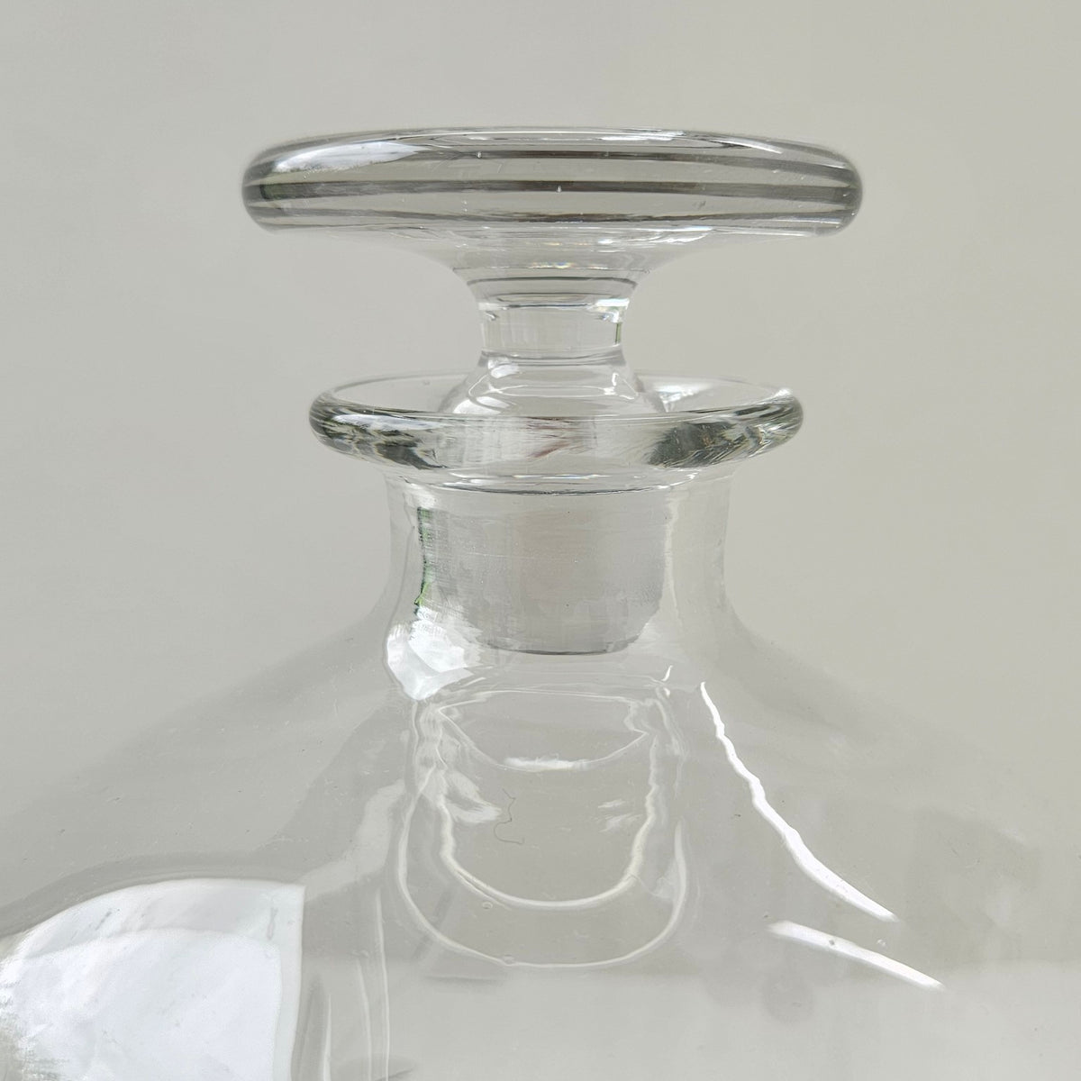 Carafe à liqueur en verre gravé – France, v. 1950