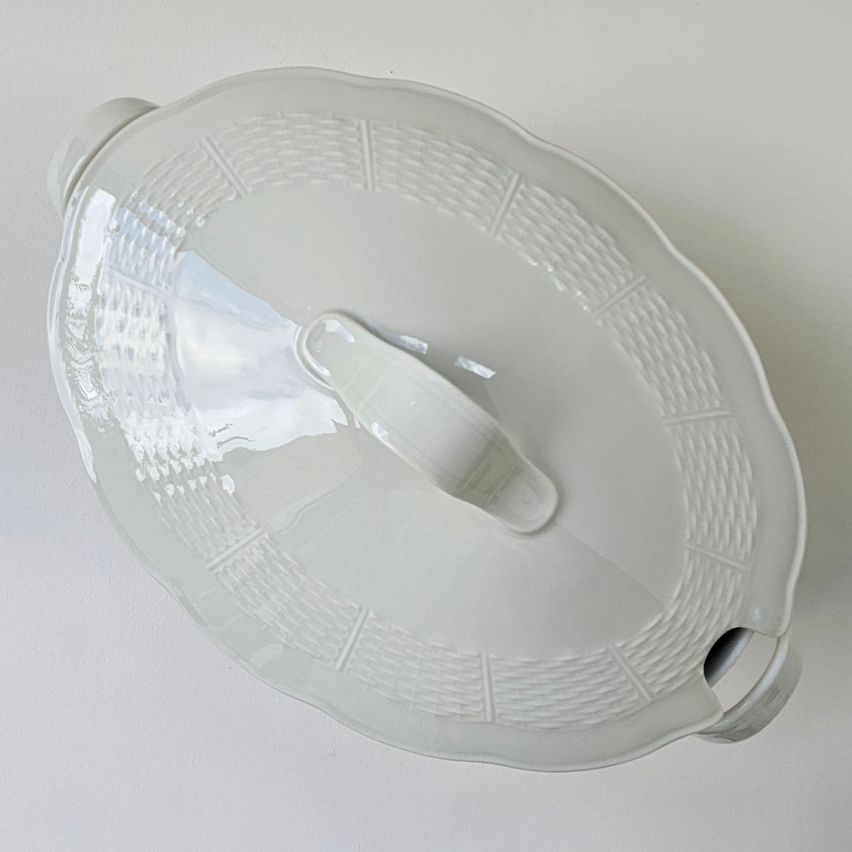 Soupière ovale en porcelaine ivoire – Manufacture Théodore Haviland – Limoges, v. 1920