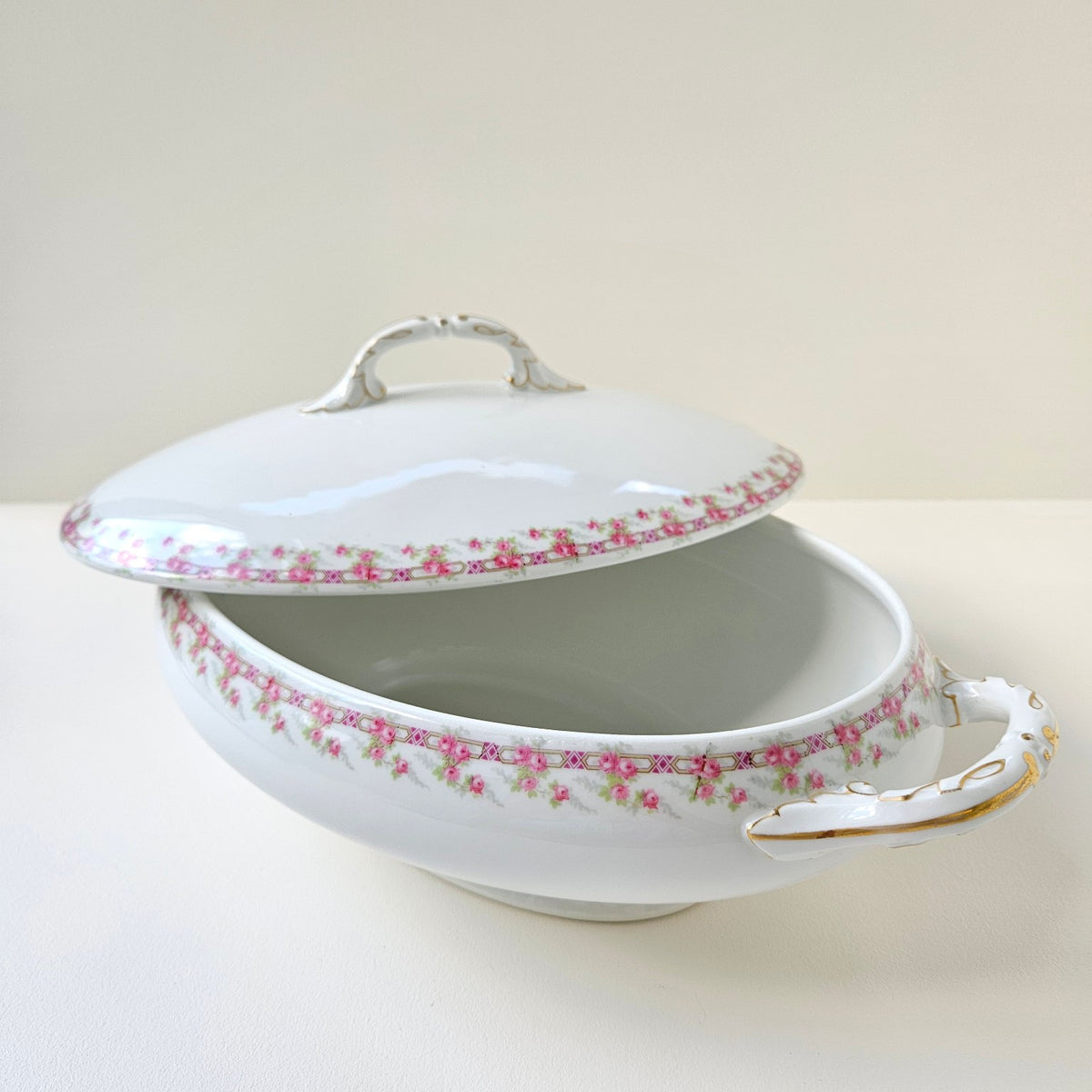 Soupière couverte – Manufacture Martin Charles – Limoges, v. 1920-1930