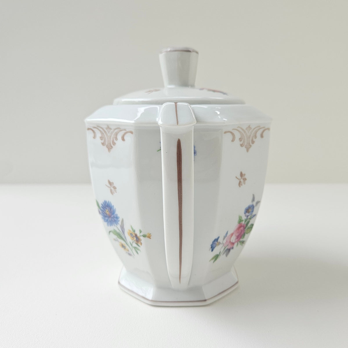 Sucrier couvert – Société Porcelainière Limousine – Limoges, milieu du XXe s.