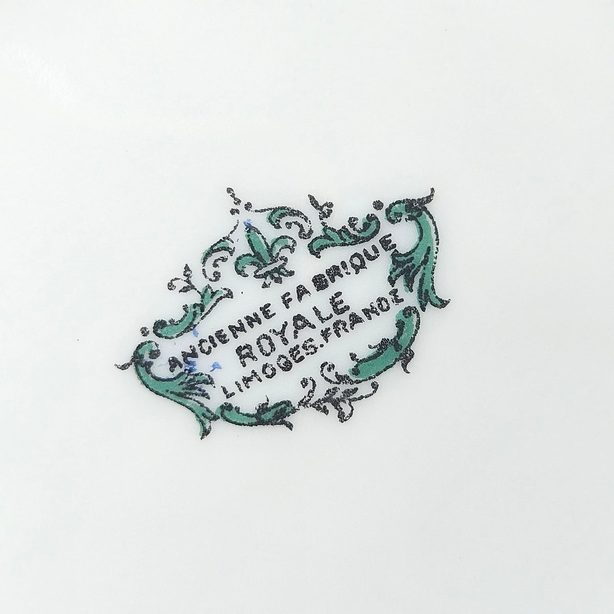Sucrier couvert – Société Porcelainière Limousine – Limoges, milieu du XXe s.