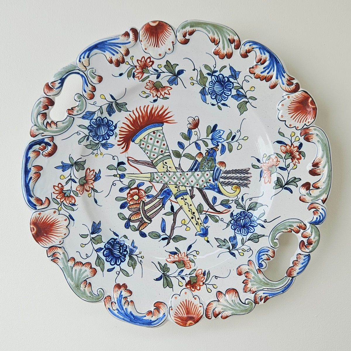Assiette en faïence – Décor Rouen – Masse Frères / Les Artisans Faïenciers – Desvres, v. 1960
