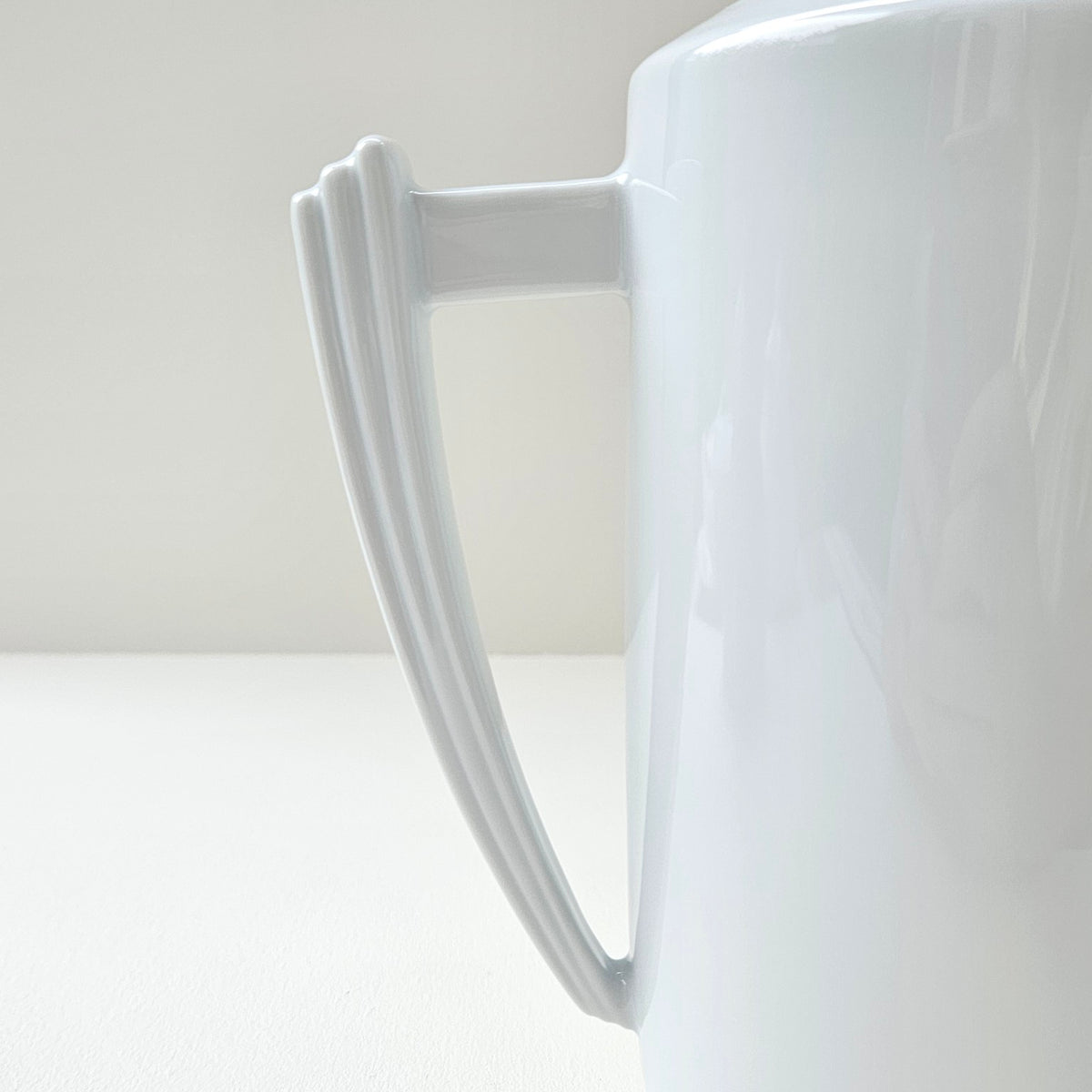 Verseuse en porcelaine – Limoges, v. 1970-1980
