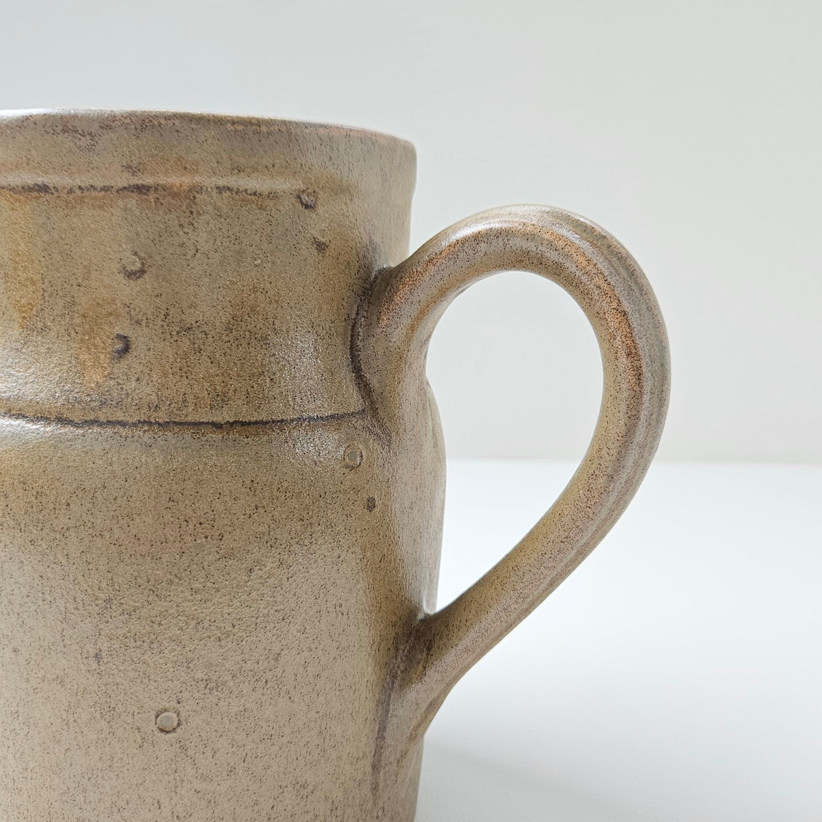 Pichet ancien en grès émaillé – Faïencerie de Digoin, 2e moitié du XXᵉ s.