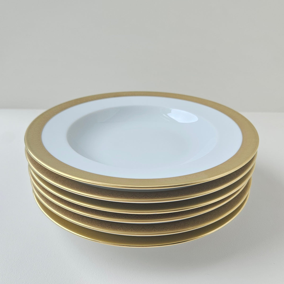 Suite de six assiettes creuses à aile – Valençay – Manufacture Haviland – Limoges, XXIe s.