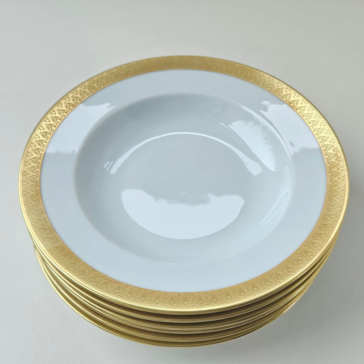 Suite de six assiettes creuses à aile – Valençay – Manufacture Haviland – Limoges, XXIe s.