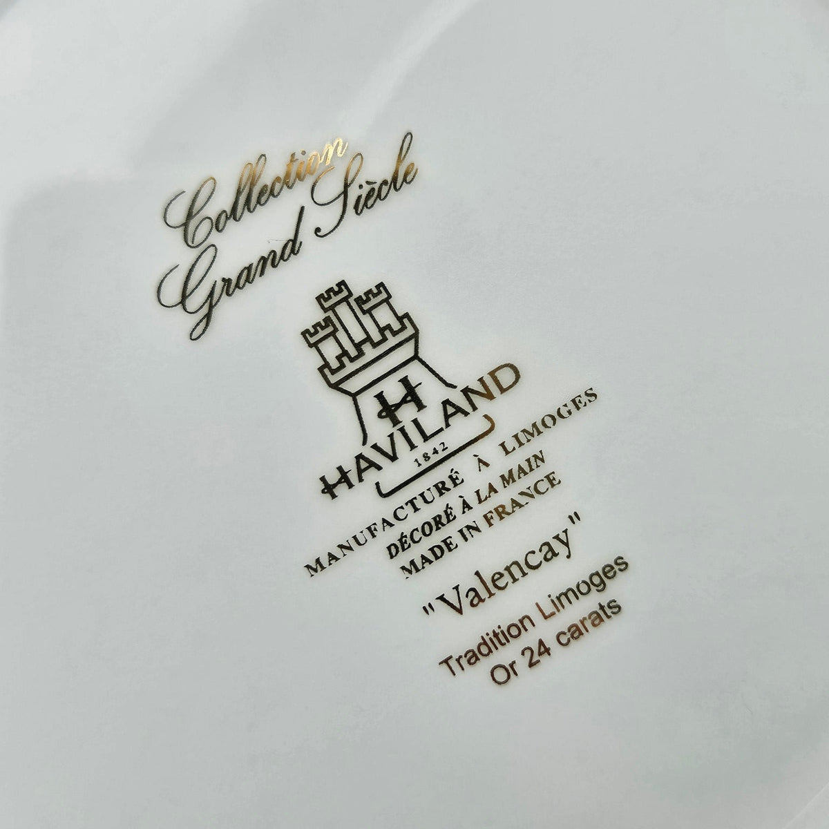 Suite de six assiettes creuses à aile – Valençay – Manufacture Haviland – Limoges, XXIe s.