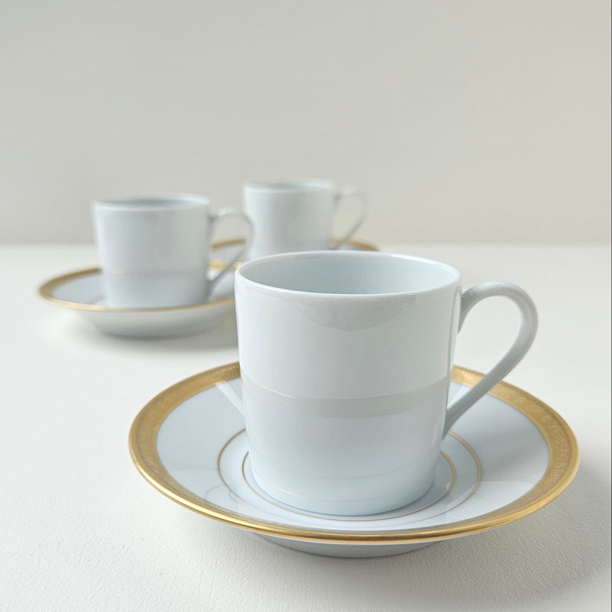 Trois tasses à café et leurs soucoupes – Manufacture Haviland – Limoges, XXIe s.