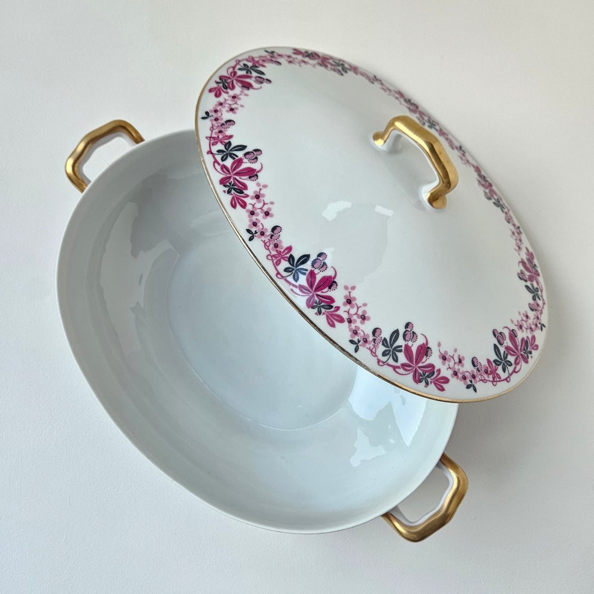 Légumier couvert – Manufacture Charles Ahrenfeldt – Limoges, v. 1900-1920