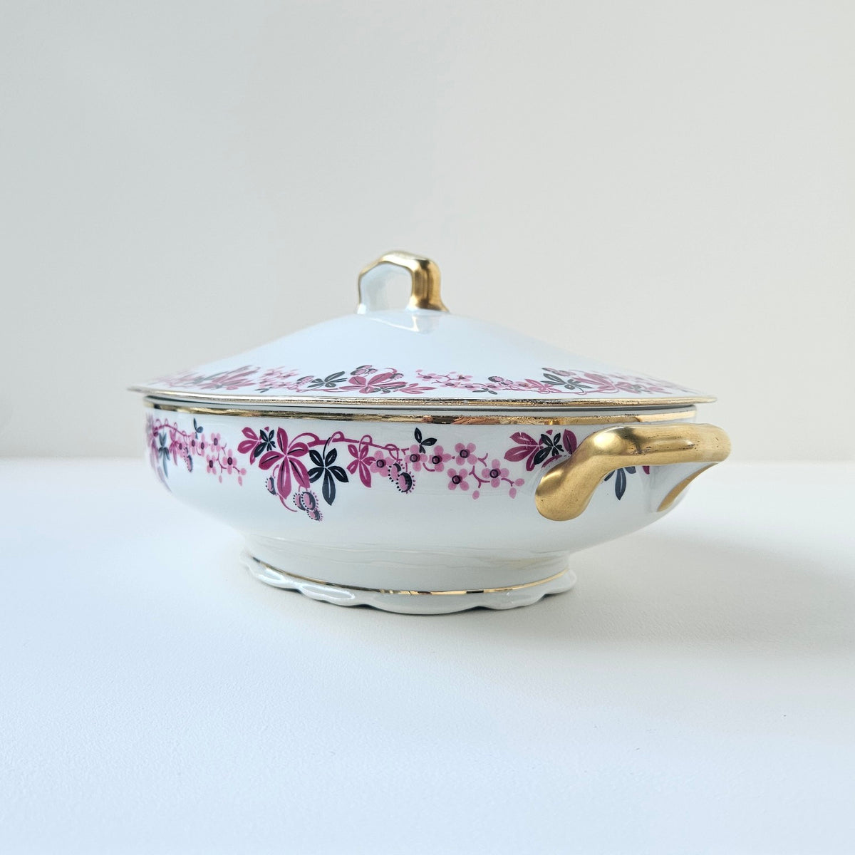 Légumier couvert – Manufacture Charles Ahrenfeldt – Limoges, v. 1900-1920