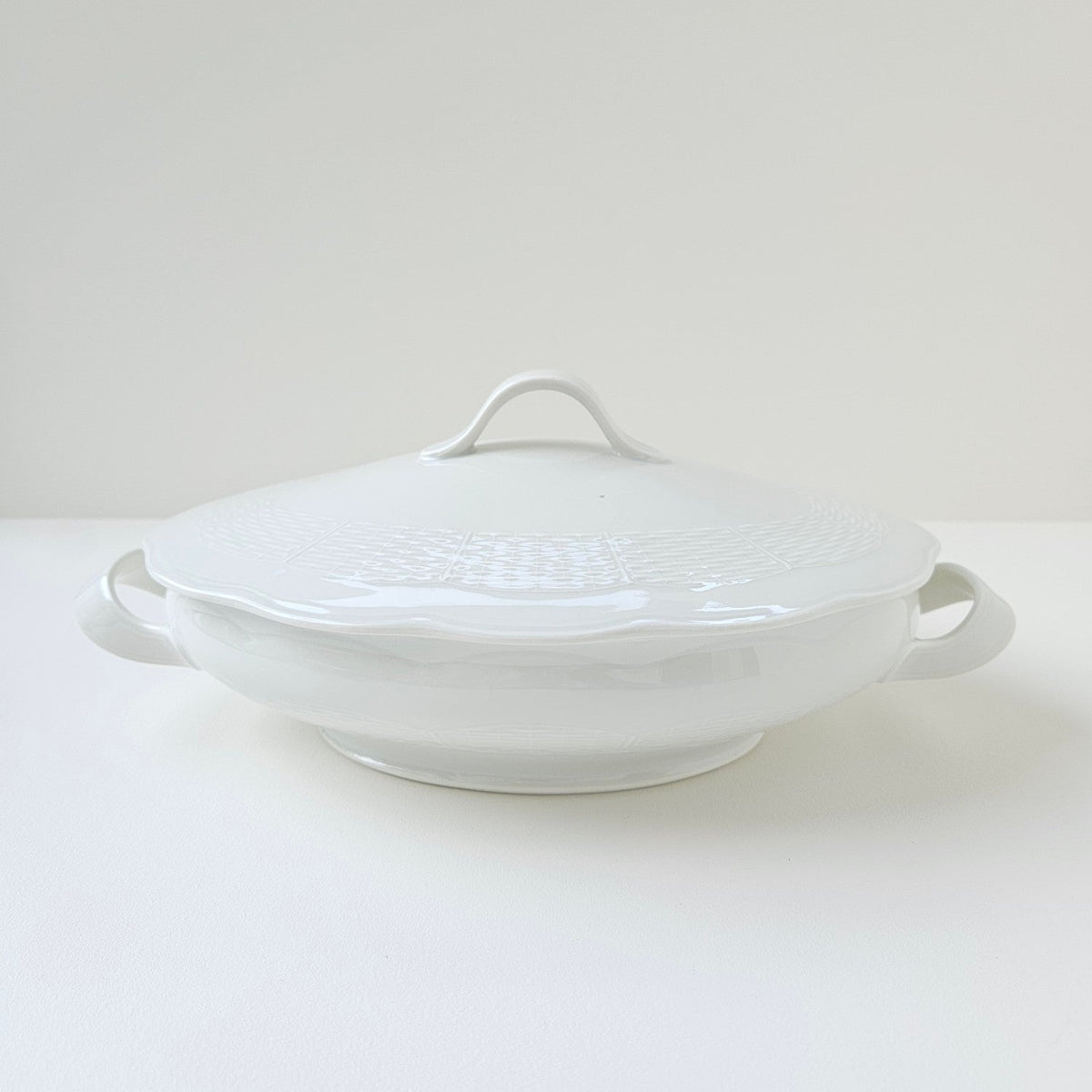 Oval Ivory Porcelain Vegetable Dish – Manufacture Théodore Haviland – Limoges, c. 1936–1945
