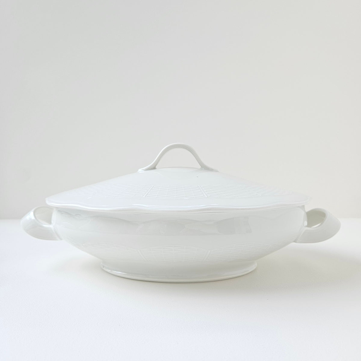 Légumier ovale en porcelaine ivoire – Manufacture Théodore Haviland – Limoges, v. 1936-1945