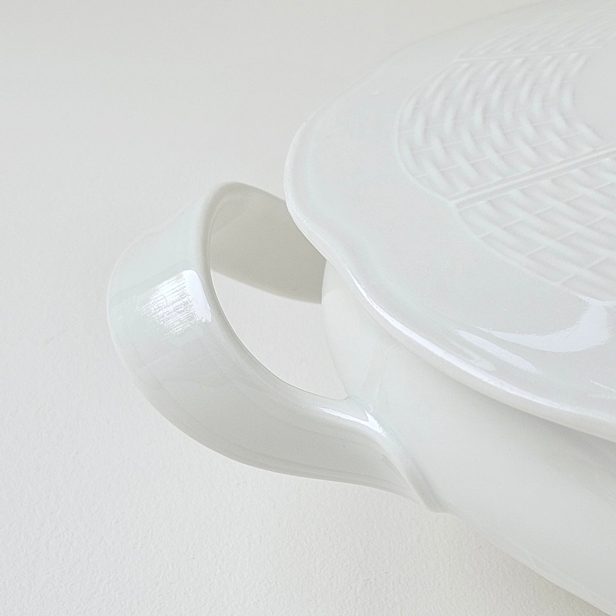 Légumier ovale en porcelaine ivoire – Manufacture Théodore Haviland – Limoges, v. 1936-1945