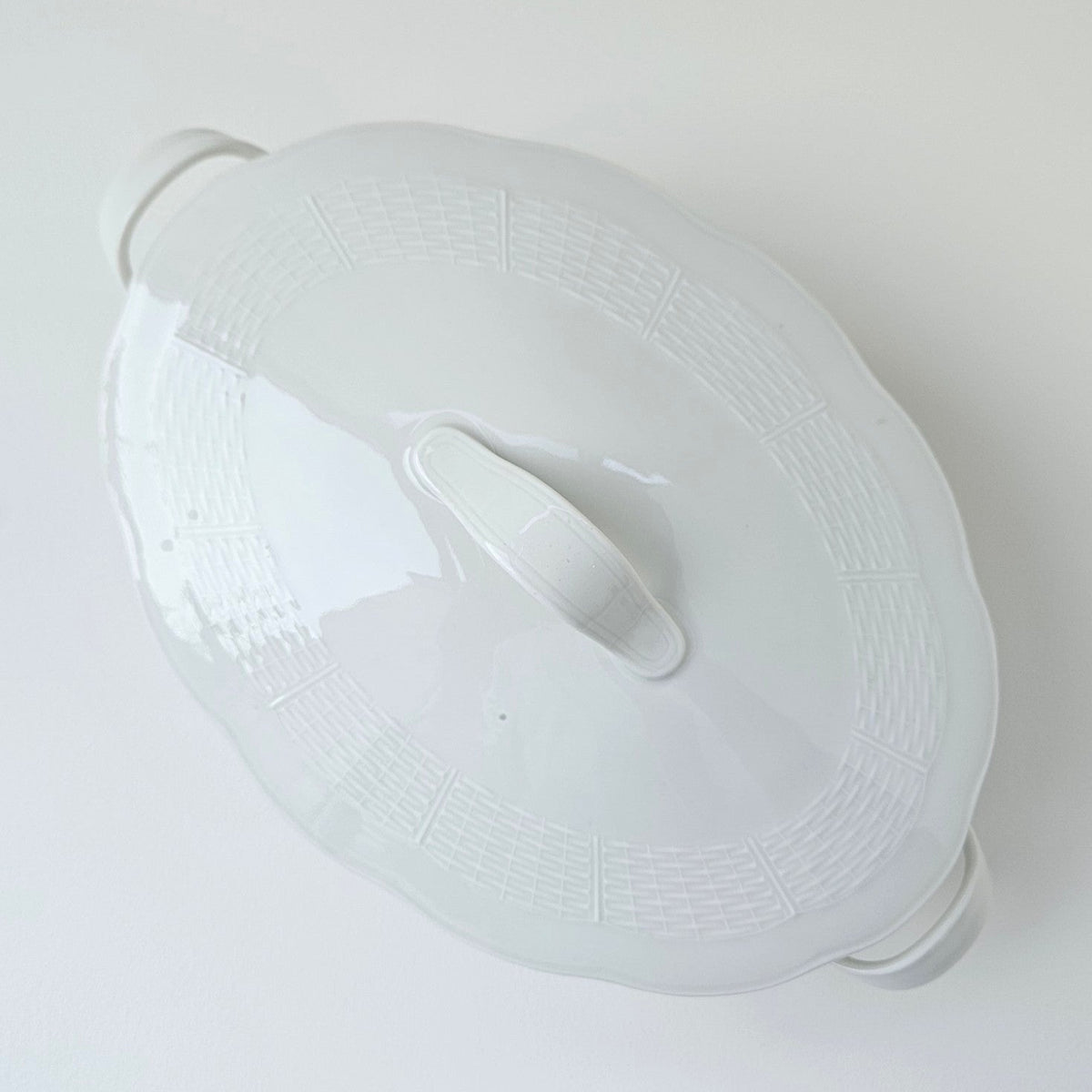 Légumier ovale en porcelaine ivoire – Manufacture Théodore Haviland – Limoges, v. 1936-1945