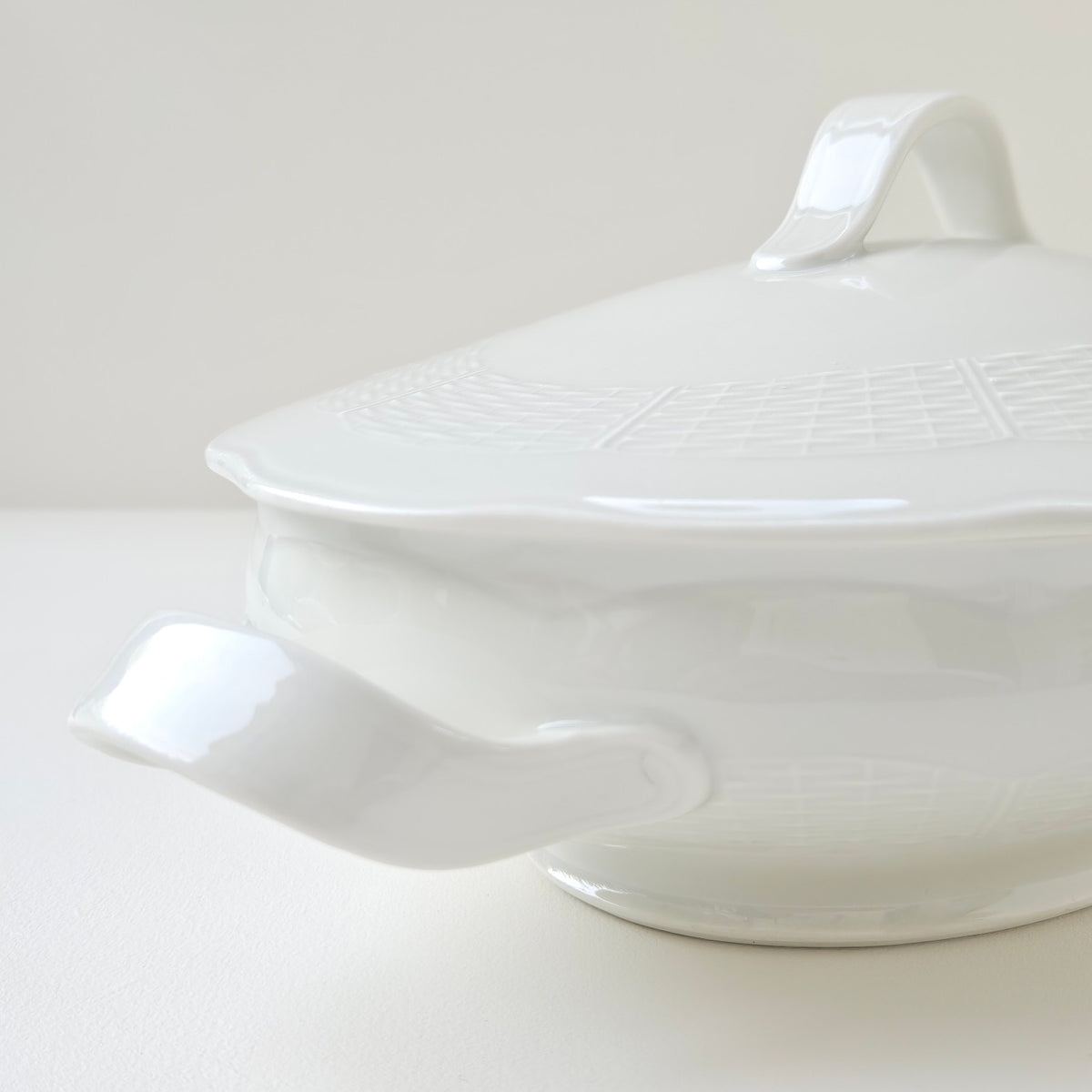 Légumier ovale en porcelaine ivoire – Manufacture Théodore Haviland – Limoges, v. 1936-1945