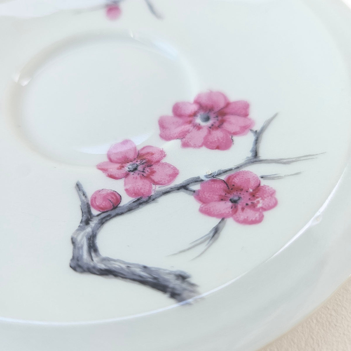 Soucoupe en porcelaine céladon – Manufacture Théodore Haviland – Limoges, v. 1890-1910