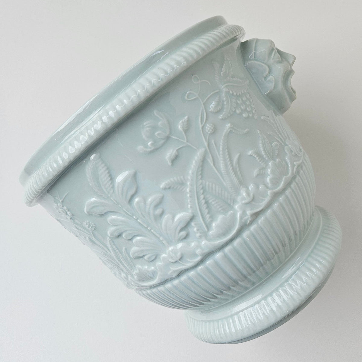 Cache-pot en porcelaine céladon – Limoges, 2e moitié du XXᵉ s.