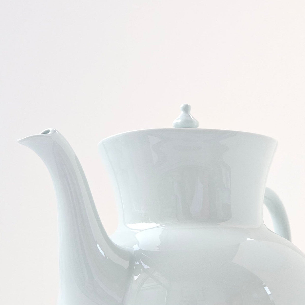 Celadon Porcelain Teapot – Manufacture Haviland – Early 21st Century